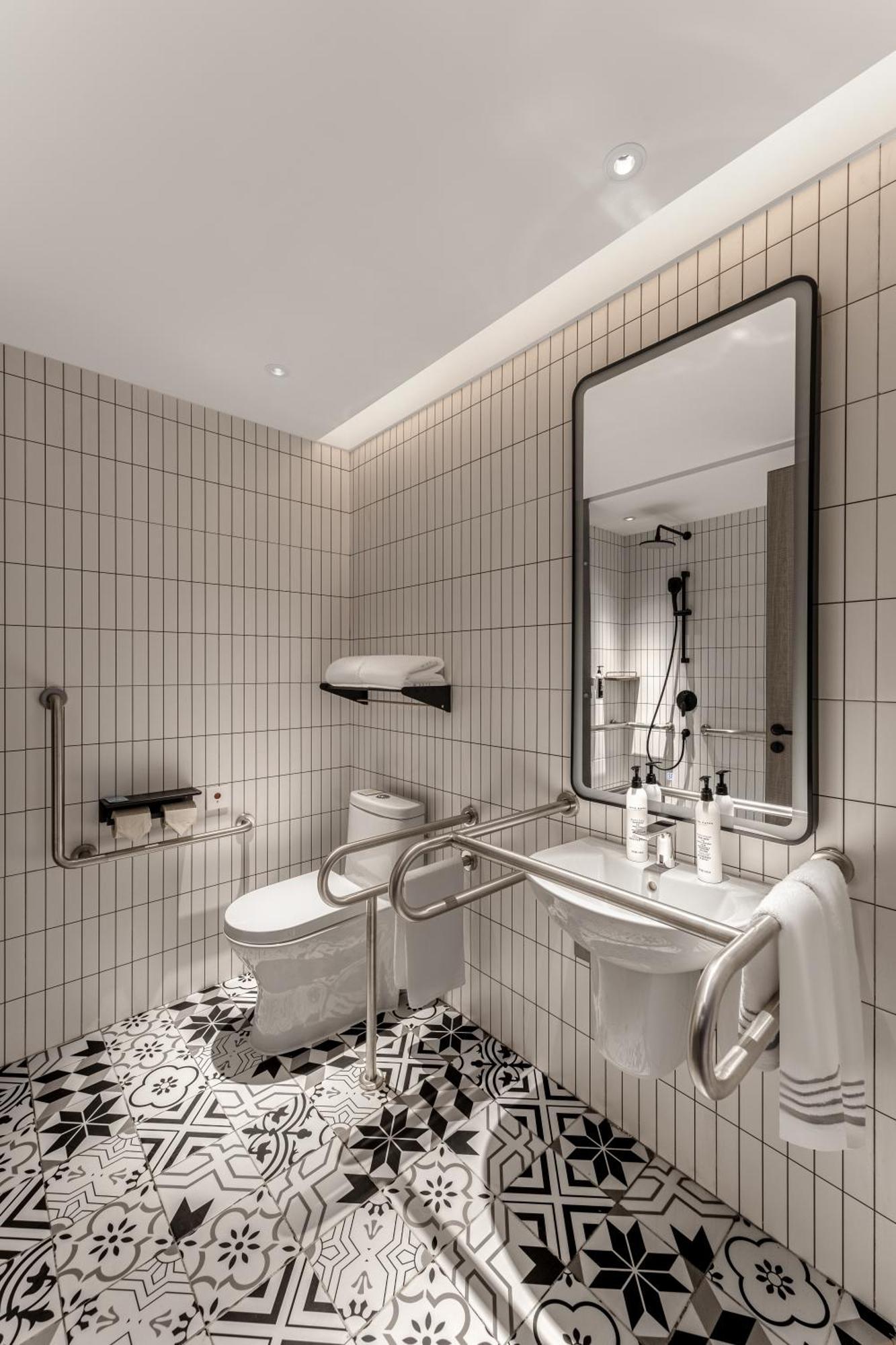 Hotel Wanda Moments Dongba
